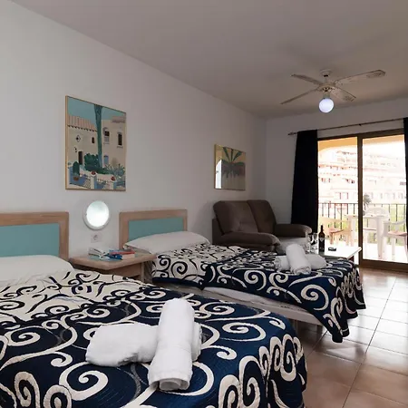 Apartmán Tranquil Communal Heated Pool