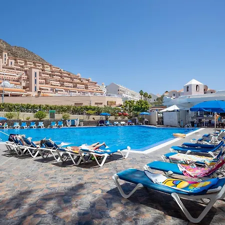 Tranquil Communal Heated Pool * Los Cristianos (Tenerife)