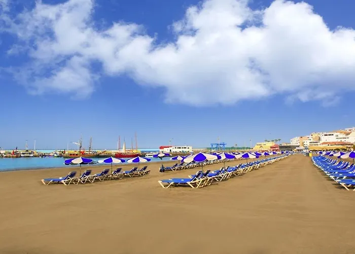 Tranquil Communal Heated Pool Apartment Los Cristianos (Tenerife)